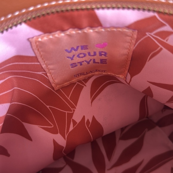 Stella and Dot woven bucket bag with guitar strap - Picture 5 of 7